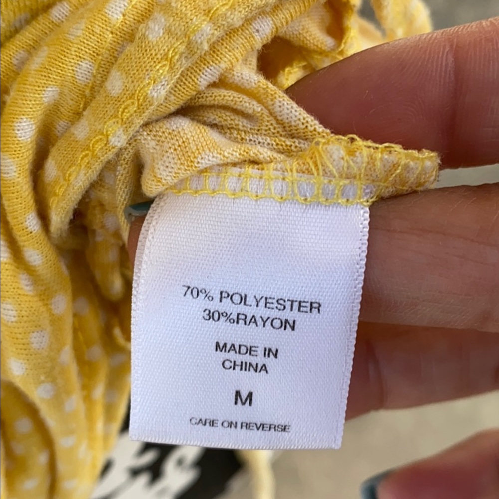 ๐ Yellow top ๐ - Picture 5 of 7